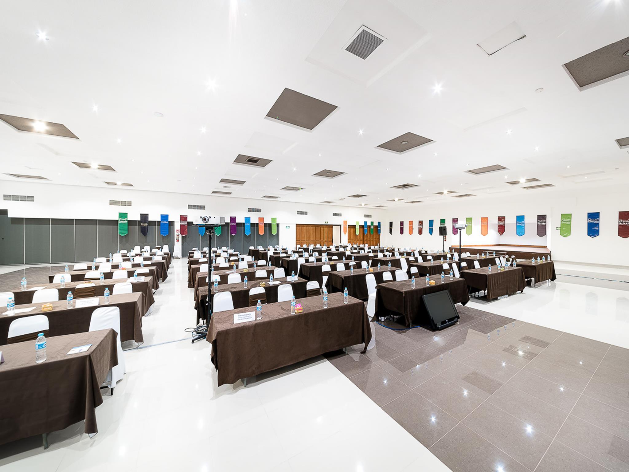 Misión Carlton Hotel